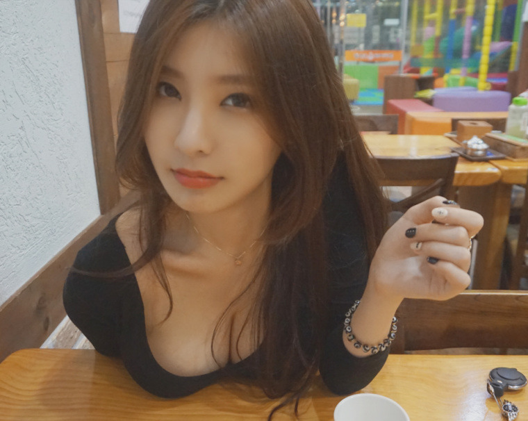 헤어진 지 한달 되는 여사친이 쉬었다 가자고 한다. 당신의 선택은? | 인스티즈