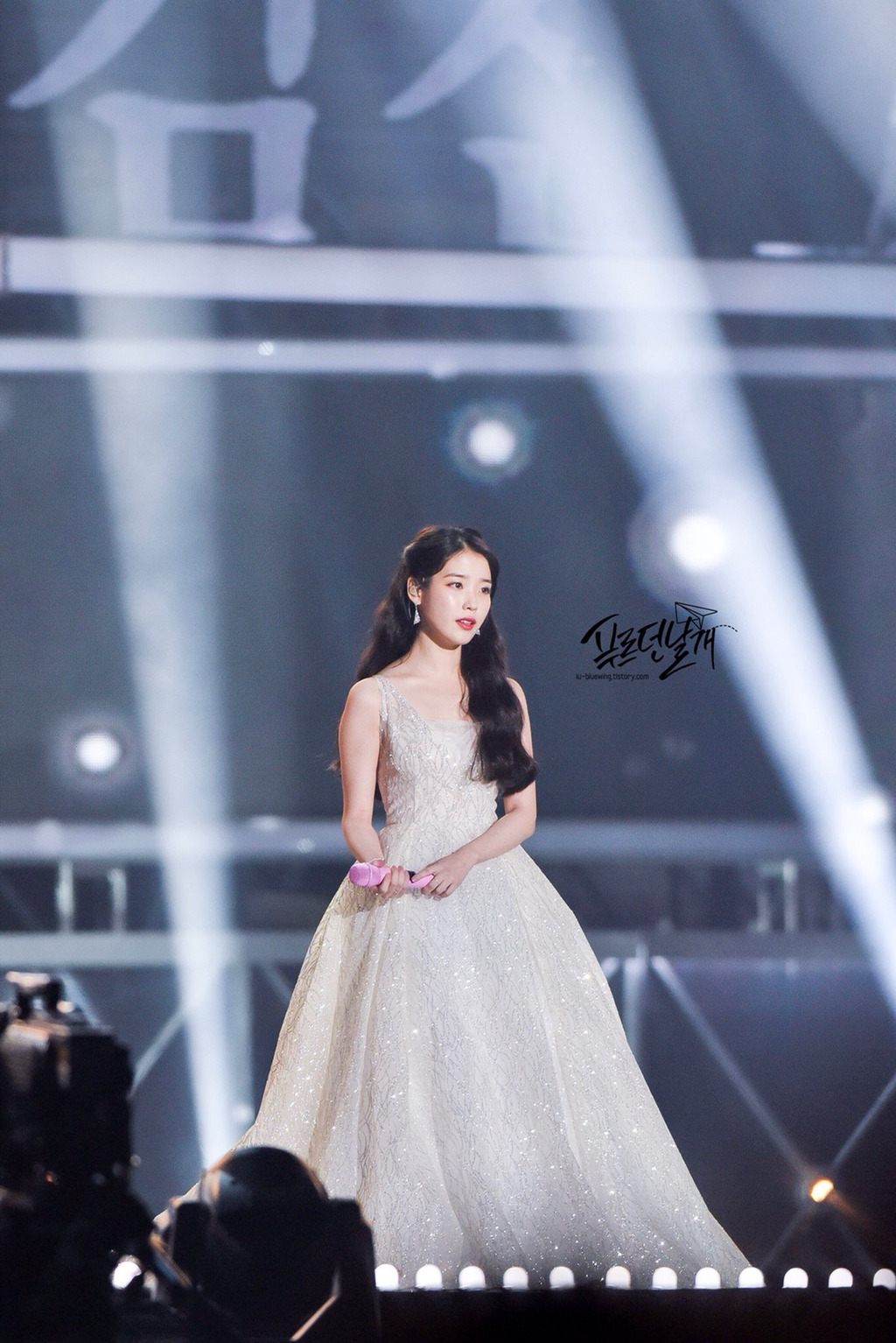 디즈니 공주 같았던 멜론 뮤직 어워드 아이유.JPGIF | 인스티즈