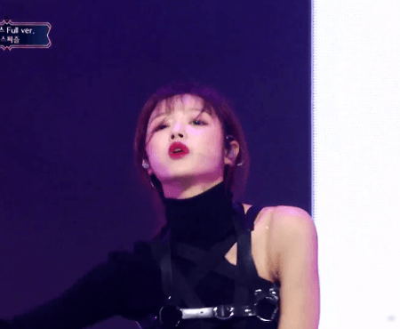 퀸덤에서 마잭 춤추는 오마이걸 유아.gif | 인스티즈