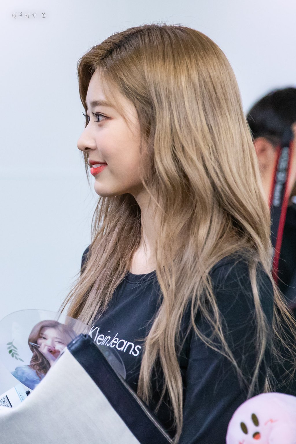 좀이쁜거같은 아이즈원 민주.jpg | 인스티즈