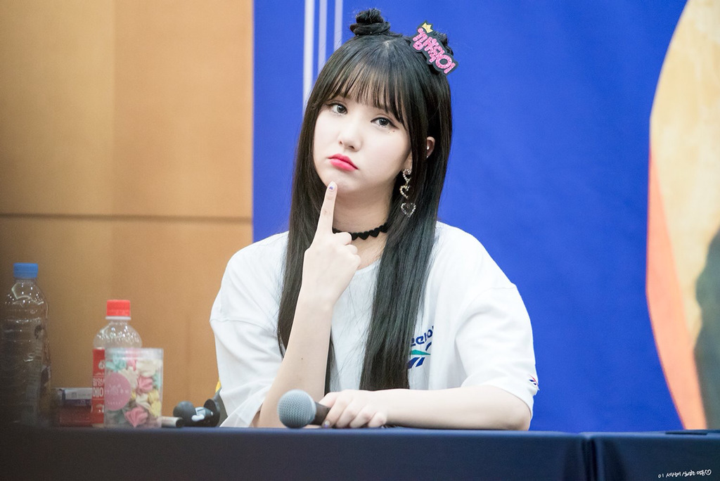 [여자친구] 주문한 와칸다 여권 케이스가 도착해서 은하 | 인스티즈