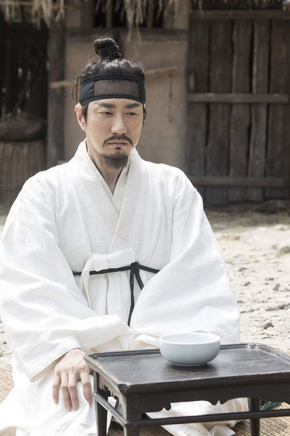 이 두배우중 더 연기 잘하는거같은 배우는? | 인스티즈