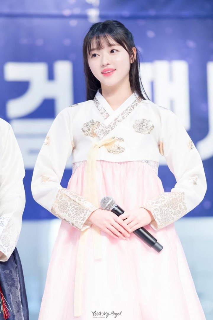 팬싸에서 한복입은 유아.jpg (오마이걸) | 인스티즈