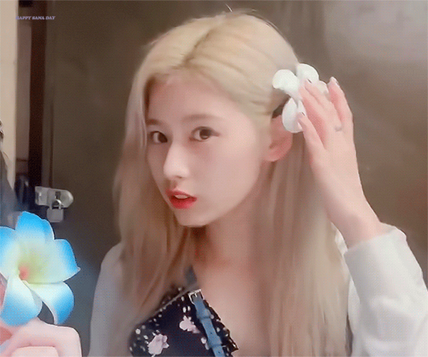 오늘이 생일인 트와이스 사나.jpgif (335장) | 인스티즈